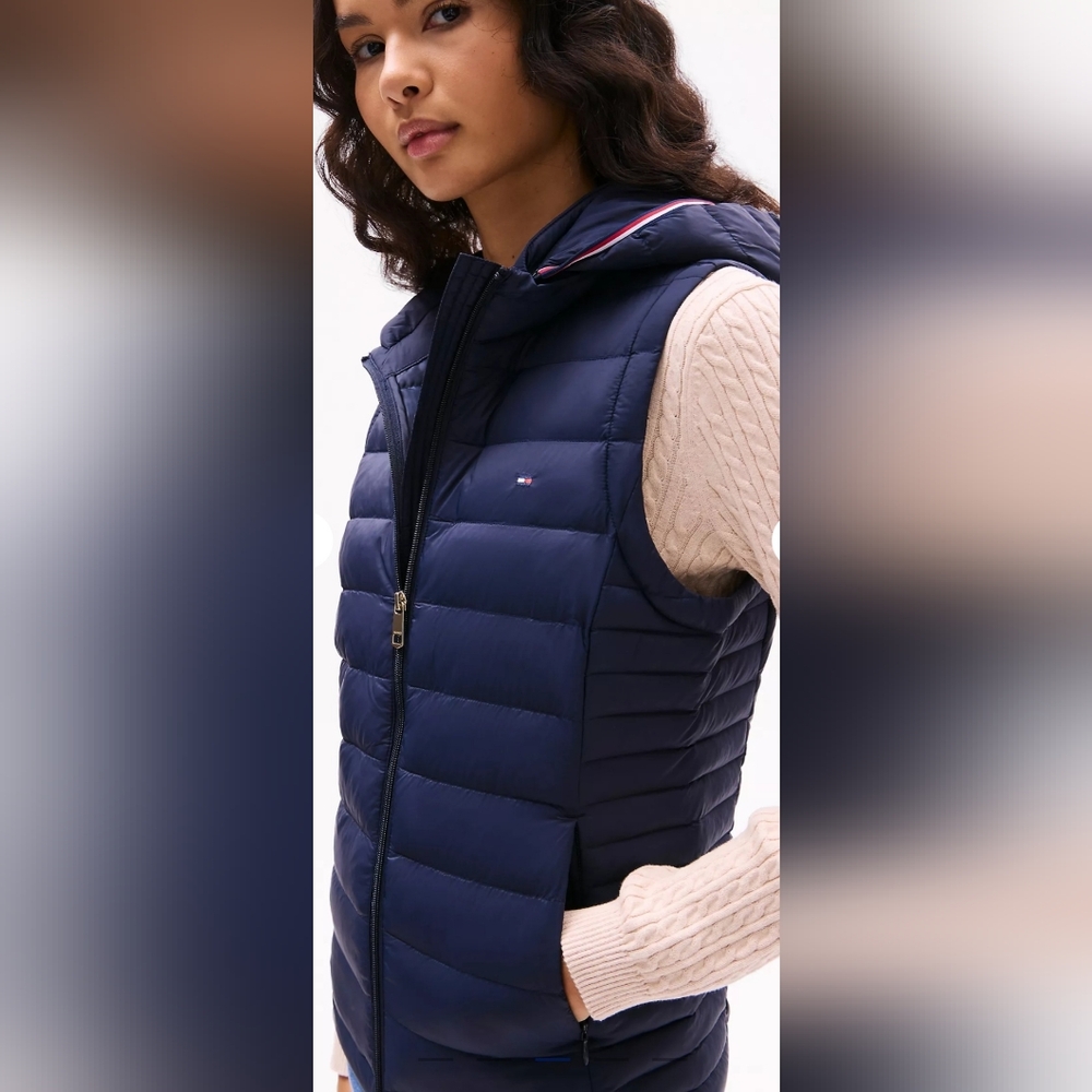 Tommy Hilfiger Navy Puffer Vest with hood (NWT).